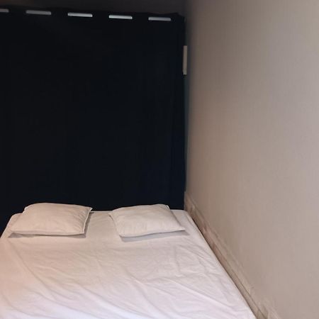 Appartement Pour 4 Personnes Dans Une Rue Tres Calme Saint-Laurent-le-Minier Buitenkant foto