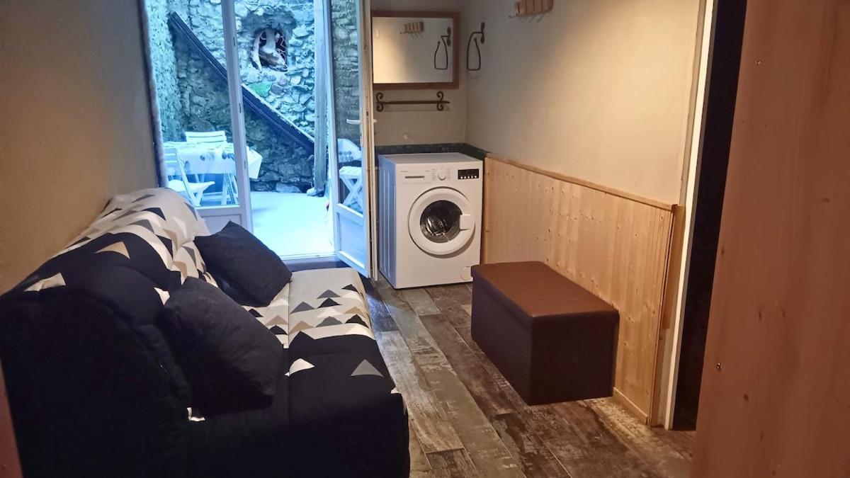 Appartement Pour 4 Personnes Dans Une Rue Tres Calme Saint-Laurent-le-Minier Buitenkant foto