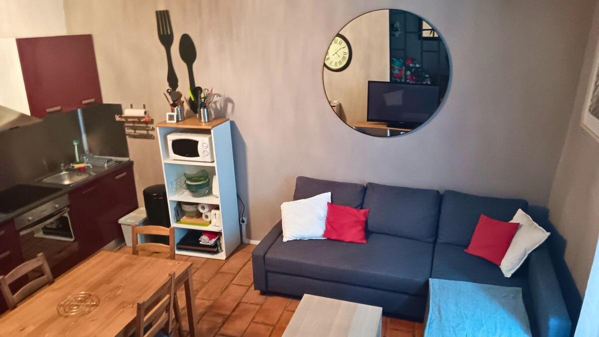 Appartement Pour 4 Personnes Dans Une Rue Tres Calme Saint-Laurent-le-Minier Buitenkant foto