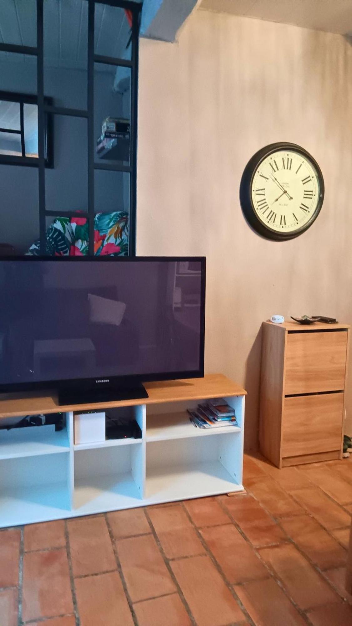Appartement Pour 4 Personnes Dans Une Rue Tres Calme Saint-Laurent-le-Minier Buitenkant foto