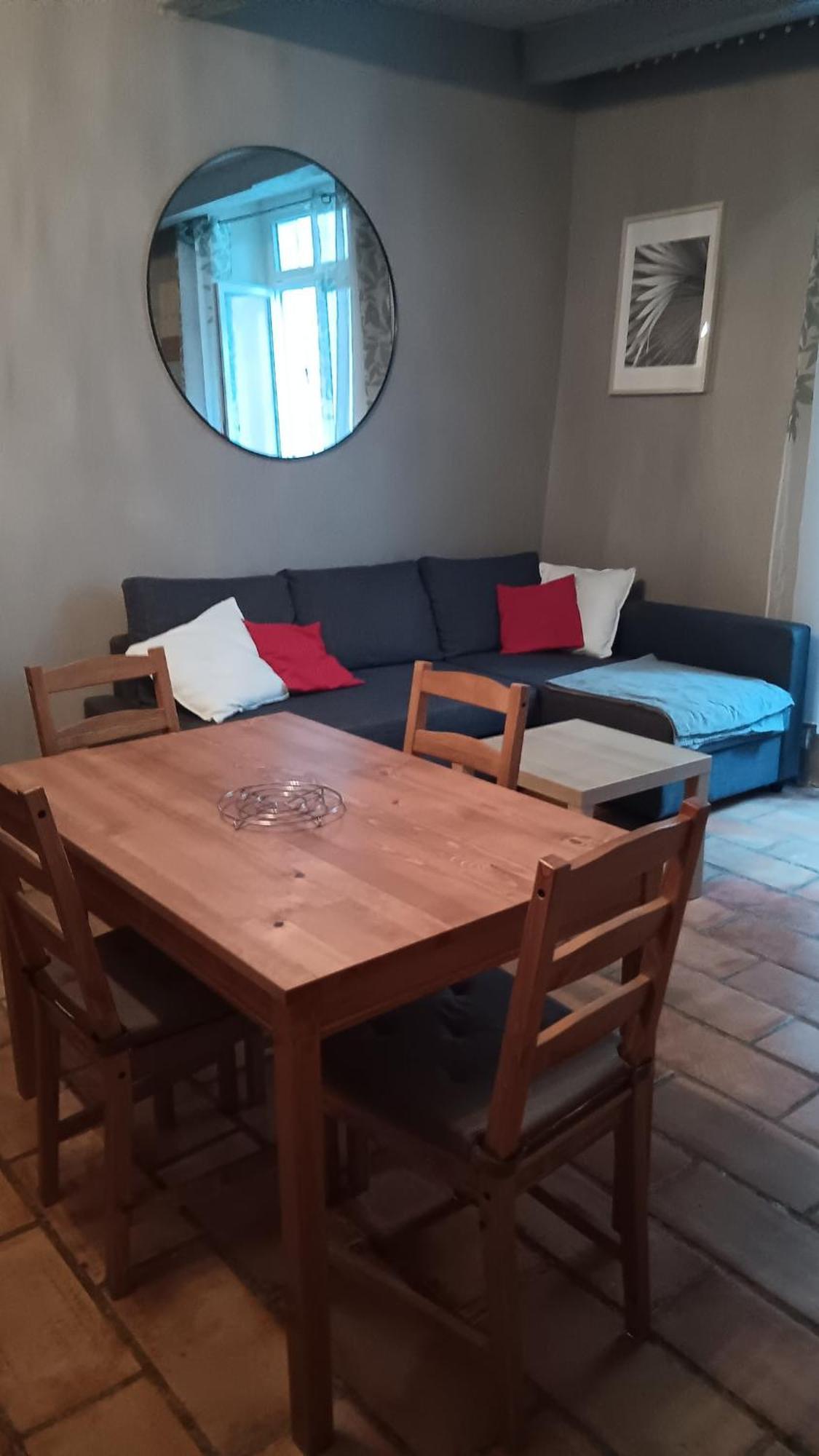 Appartement Pour 4 Personnes Dans Une Rue Tres Calme Saint-Laurent-le-Minier Buitenkant foto